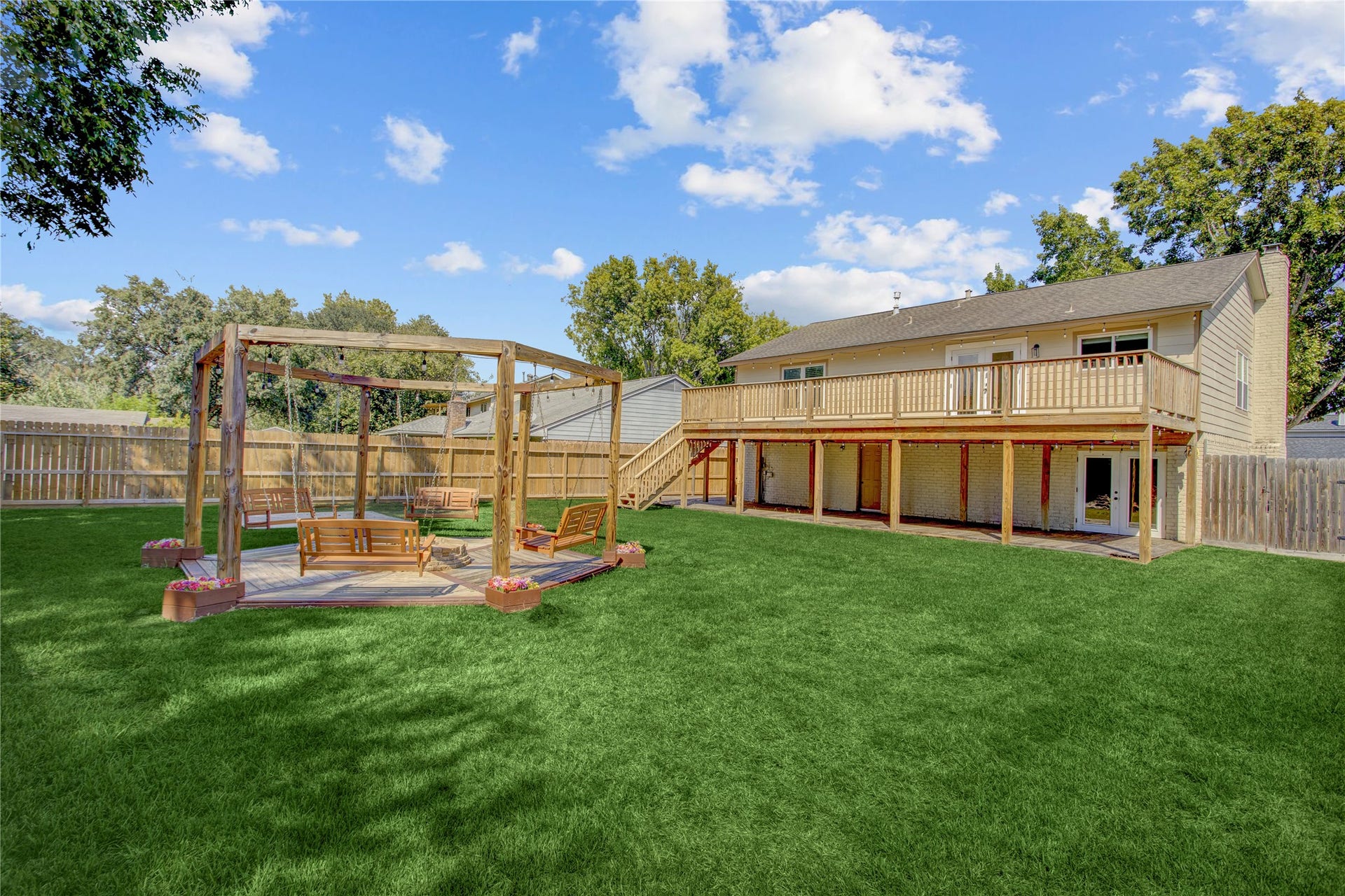 15334 Bratten Lane, Houston, TX 77598