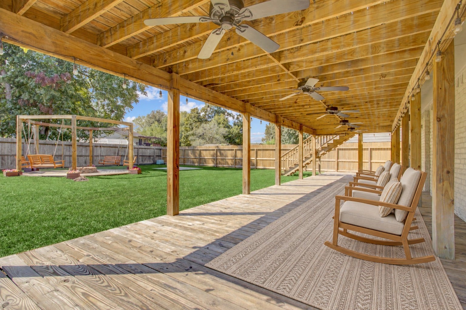 15334 Bratten Lane, Houston, TX 77598