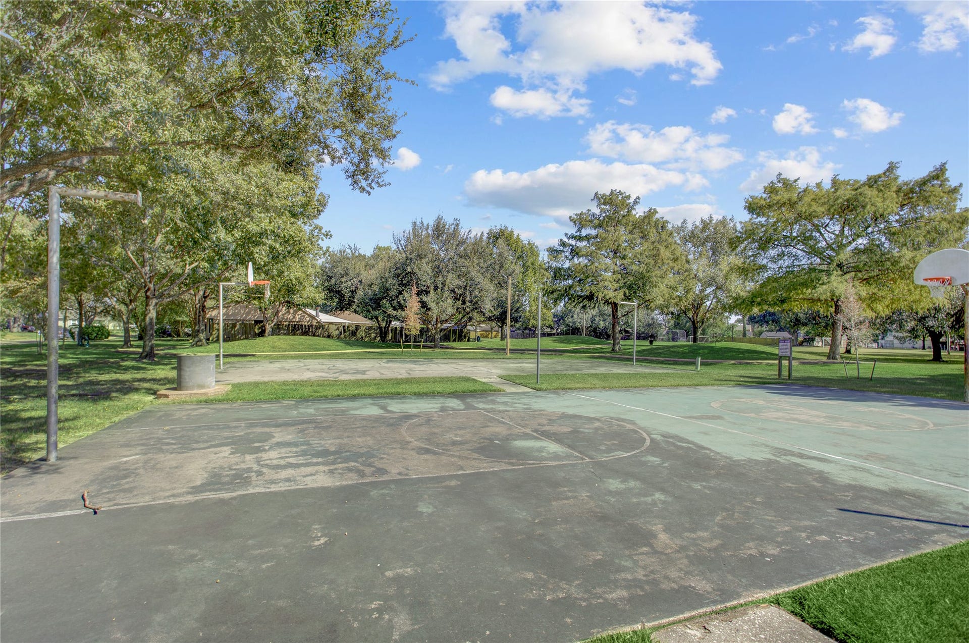 15334 Bratten Lane, Houston, TX 77598