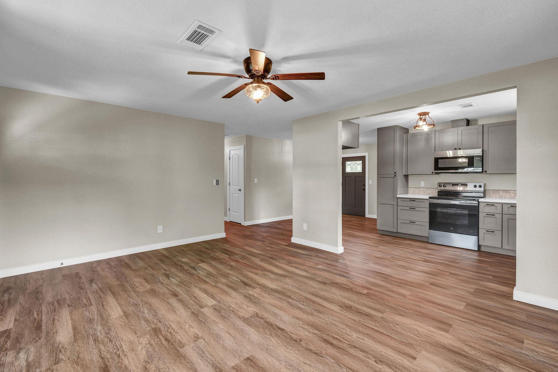 4922 County Road 937b, Alvin, TX 77511 4922 County Road 937b, Alvin, TX 77511