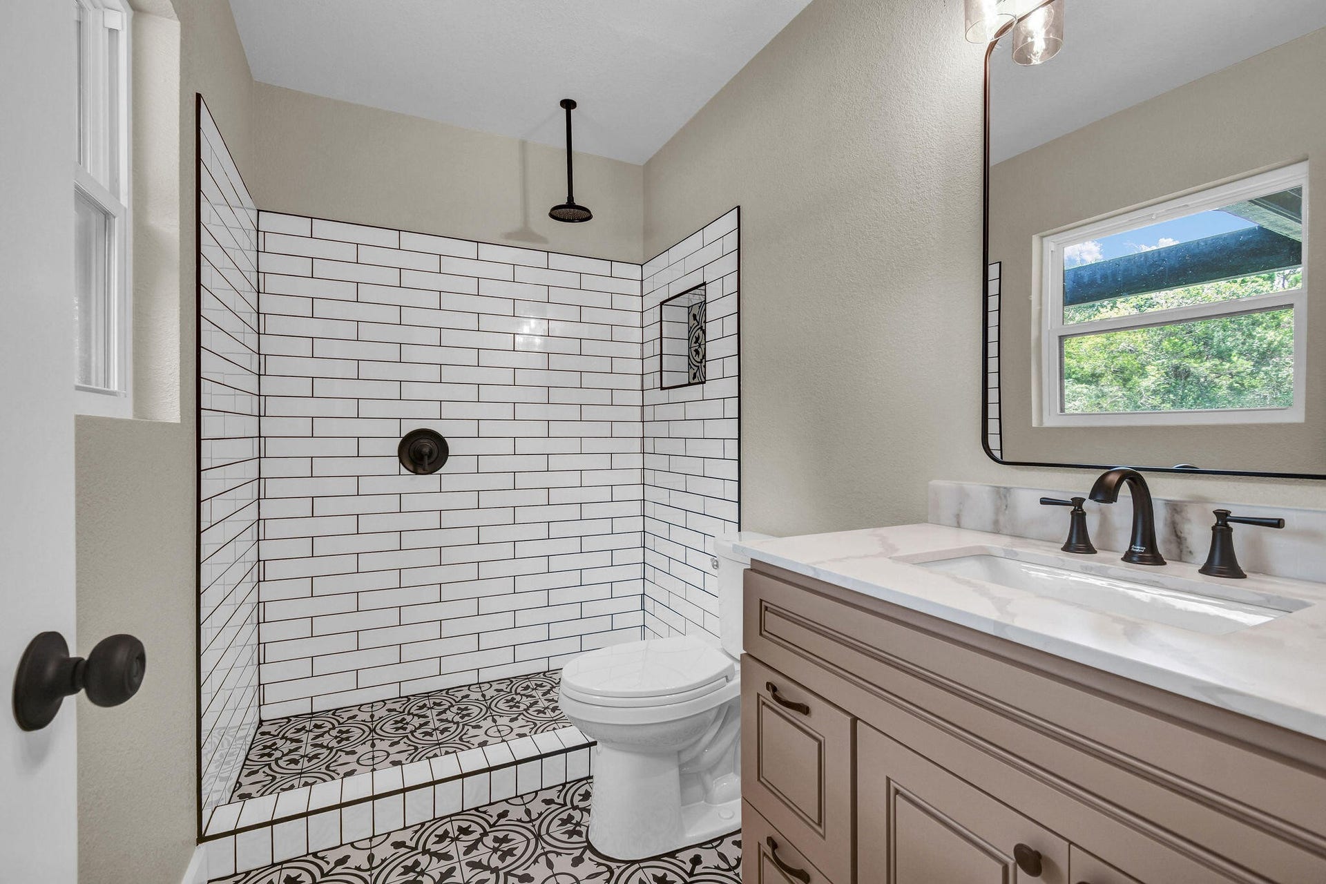 4922 County Road 937b, Alvin, TX 77511 4922 County Road 937b, Alvin, TX 77511