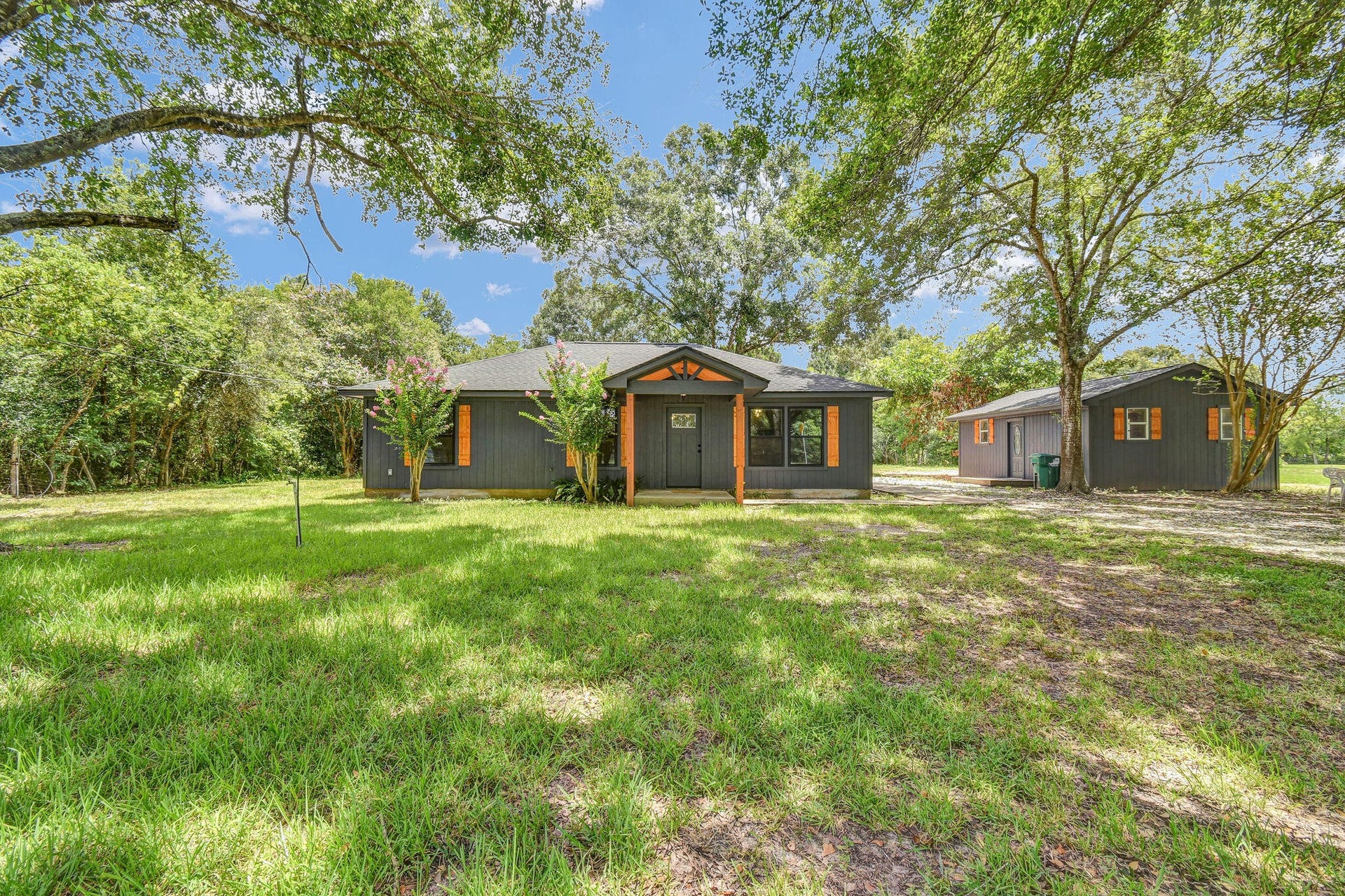 4922 County Road 937b, Alvin, TX 77511 4922 County Road 937b, Alvin, TX 77511