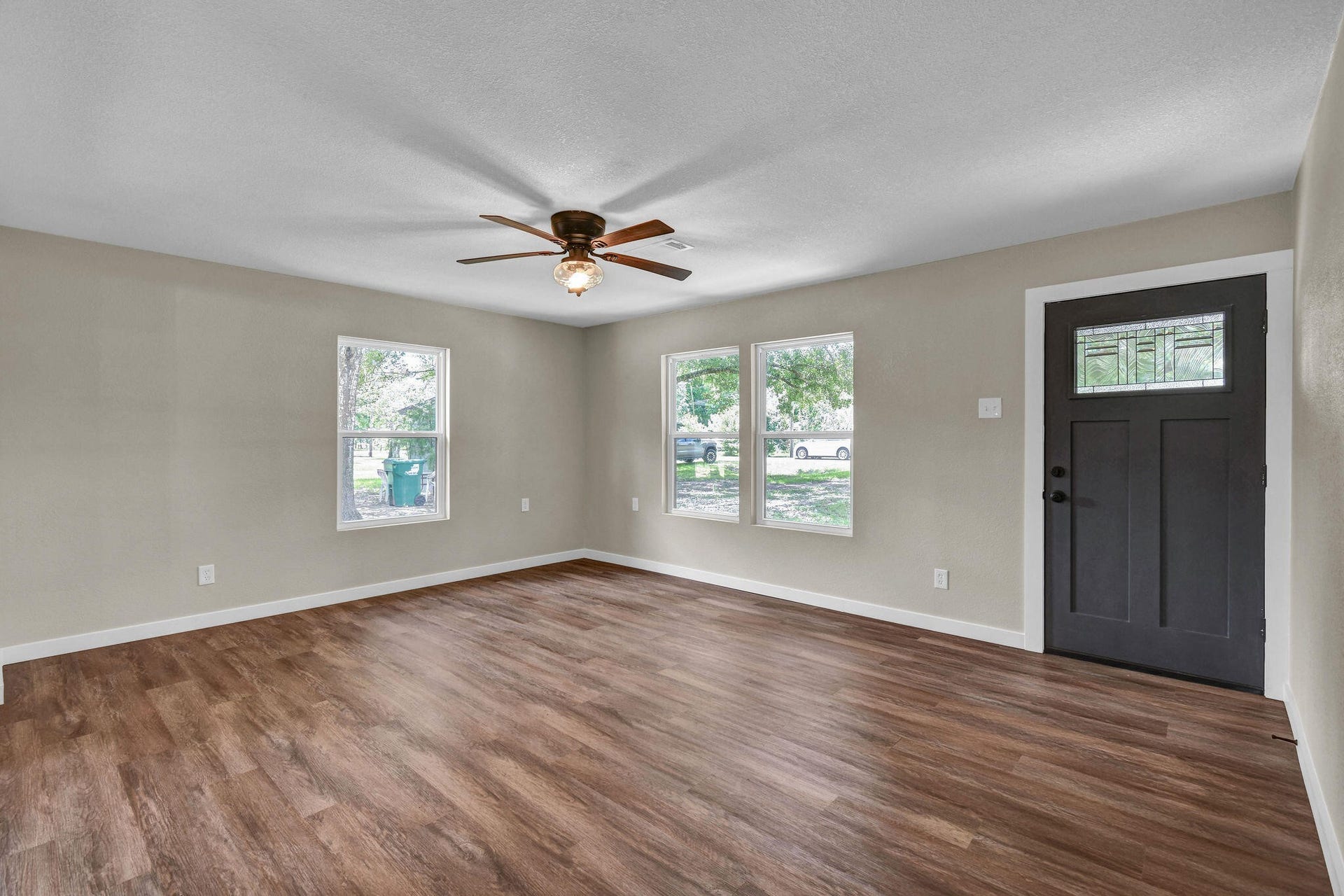 4922 County Road 937b, Alvin, TX 77511 4922 County Road 937b, Alvin, TX 77511