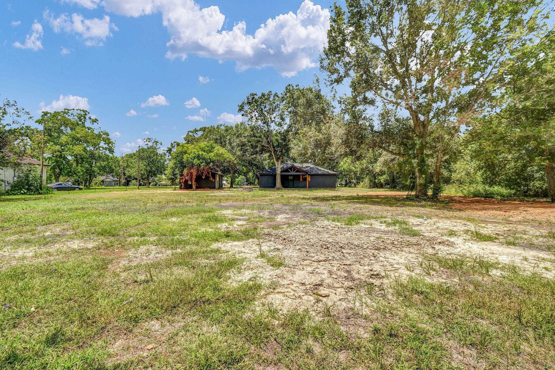 4922 County Road 937b, Alvin, TX 77511 4922 County Road 937b, Alvin, TX 77511