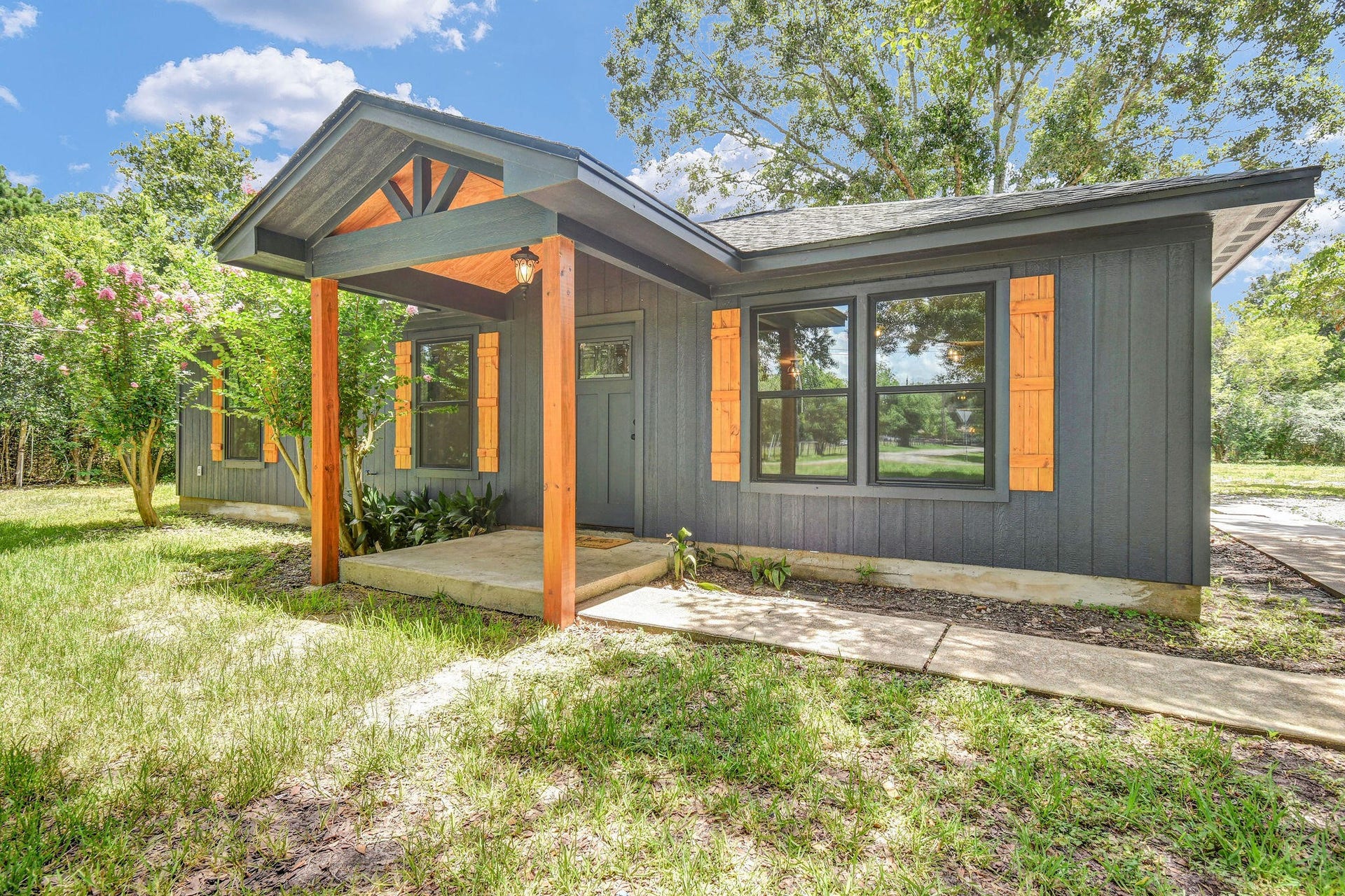 4922 County Road 937b, Alvin, TX 77511 4922 County Road 937b, Alvin, TX 77511