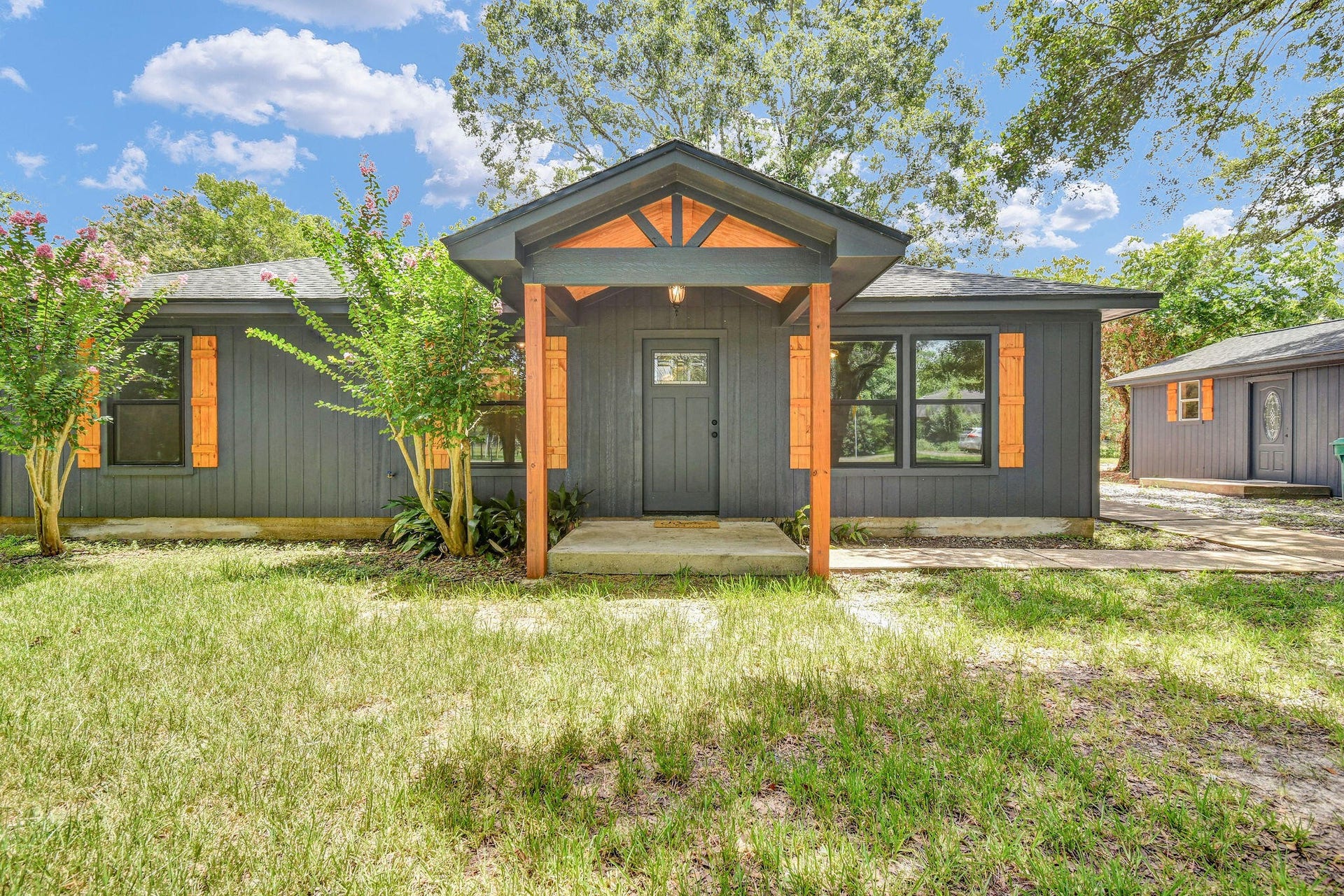 4922 County Road 937b, Alvin, TX 77511 4922 County Road 937b, Alvin, TX 77511
