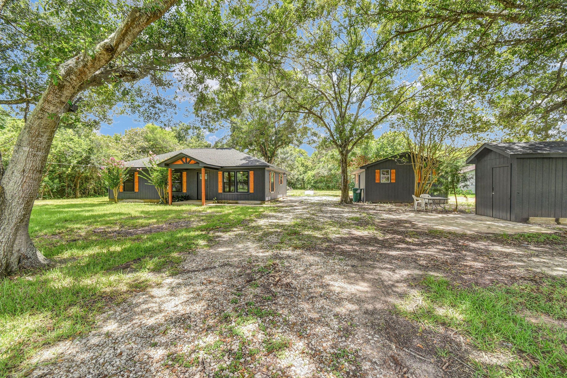 4922 County Road 937b, Alvin, TX 77511 4922 County Road 937b, Alvin, TX 77511