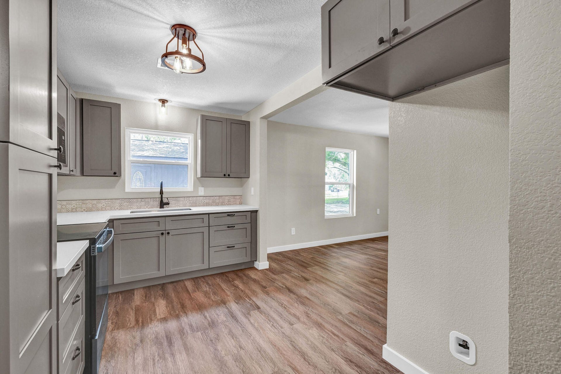 4922 County Road 937b, Alvin, TX 77511 4922 County Road 937b, Alvin, TX 77511