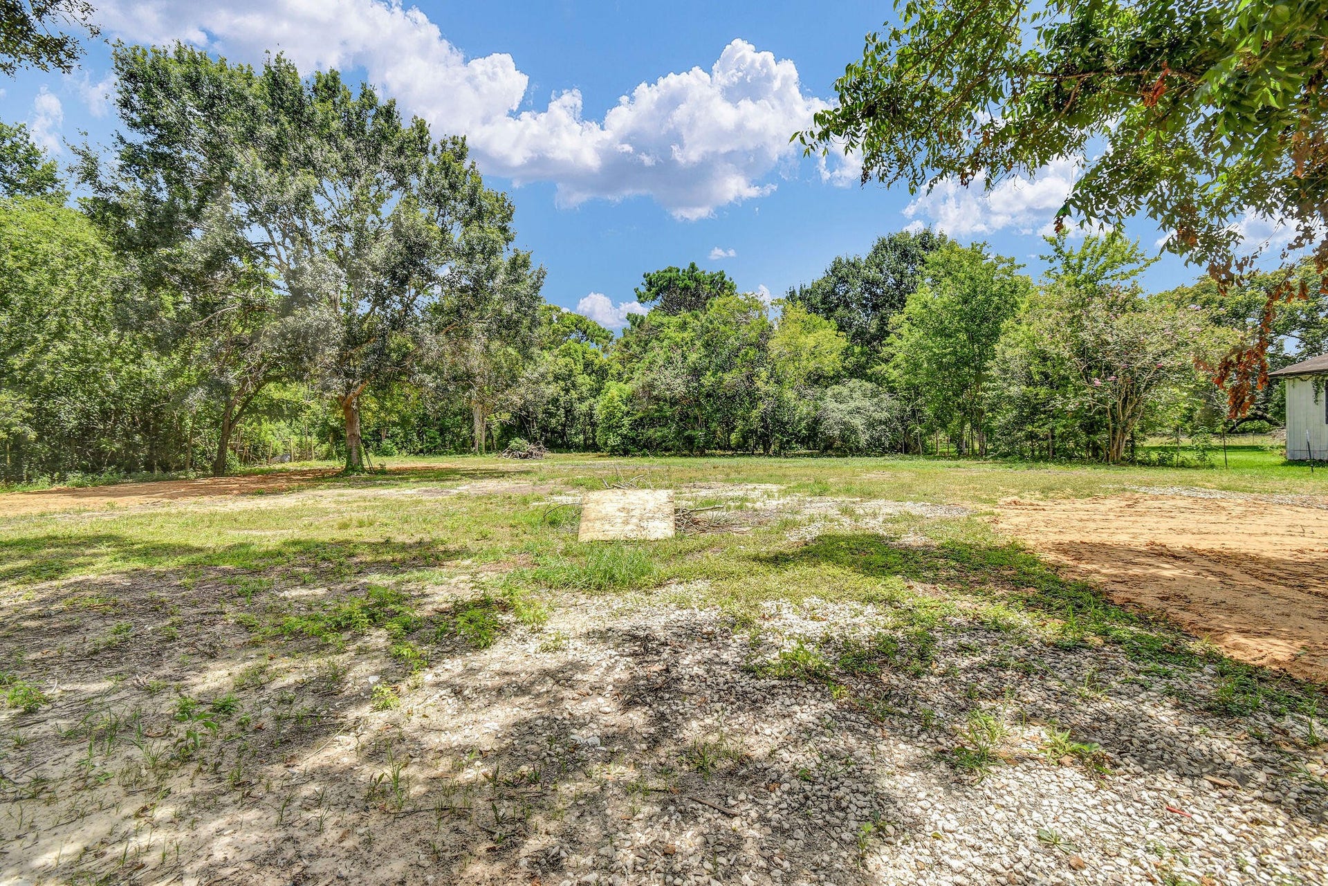 4922 County Road 937b, Alvin, TX 77511 4922 County Road 937b, Alvin, TX 77511