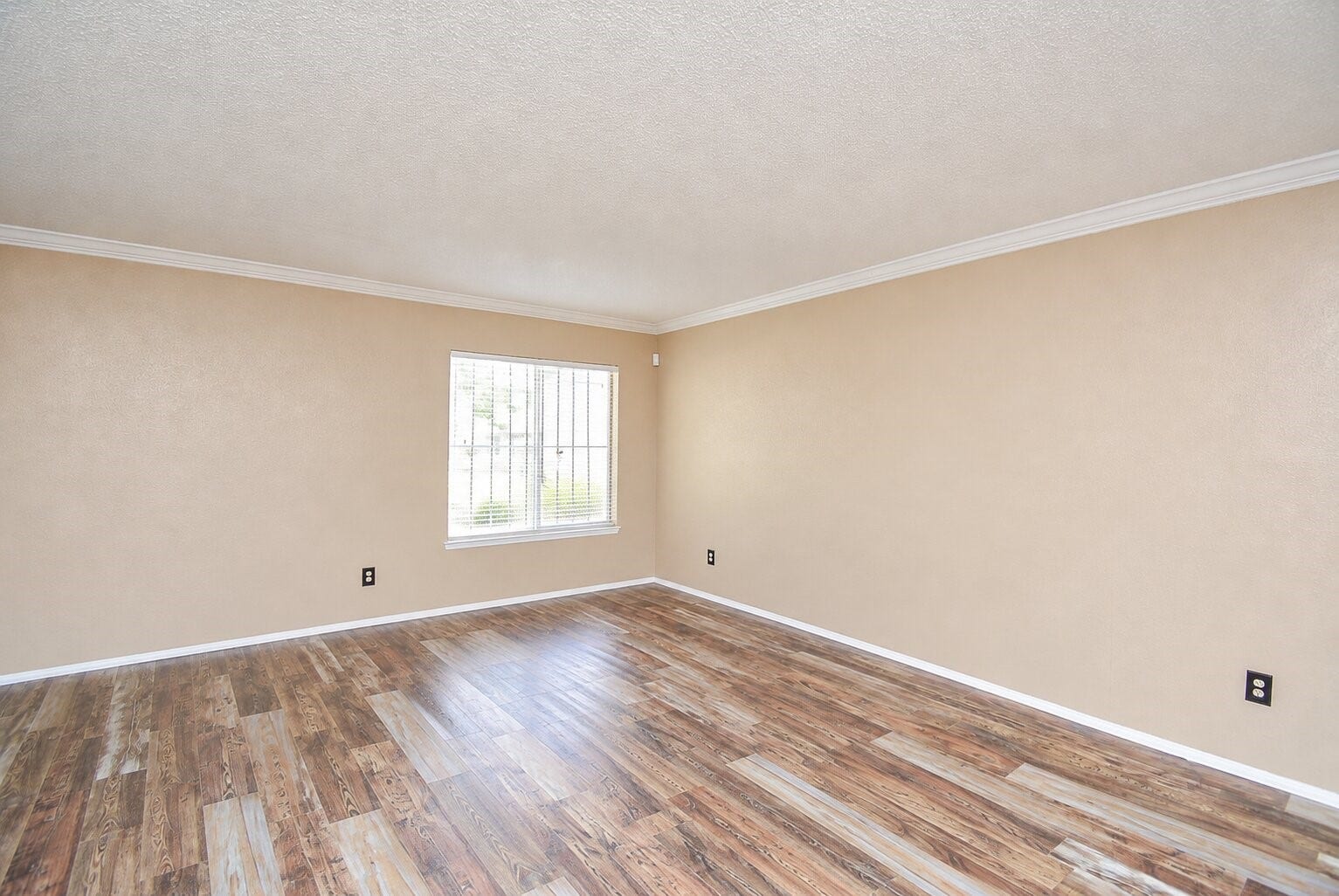 6168 W Airport Boulevard, #16, Houston, TX 77035 6168 W Airport Boulevard, #16, Houston, TX 77035