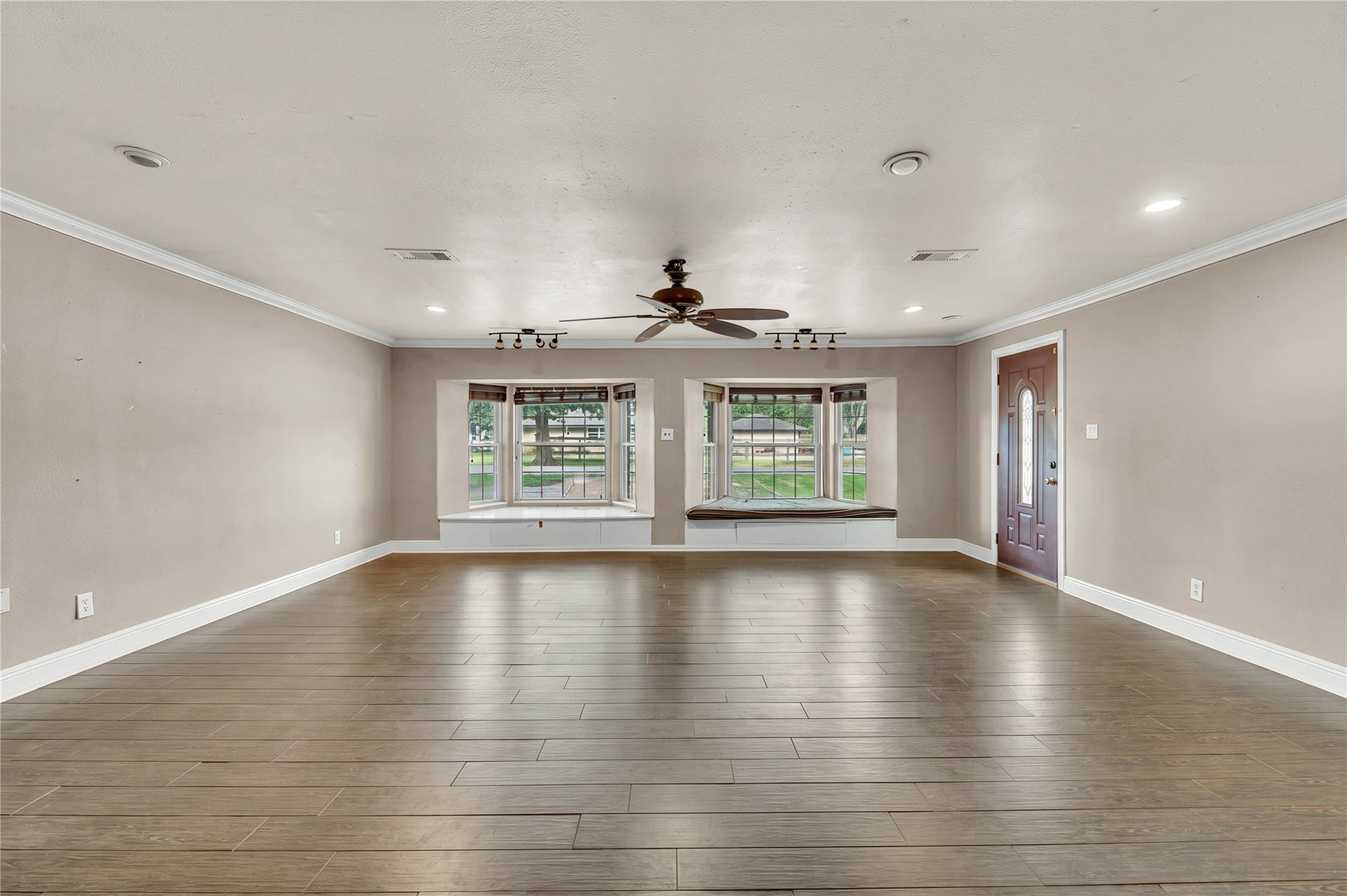 6903 Meadowlark Lane, Alvin, TX 77511