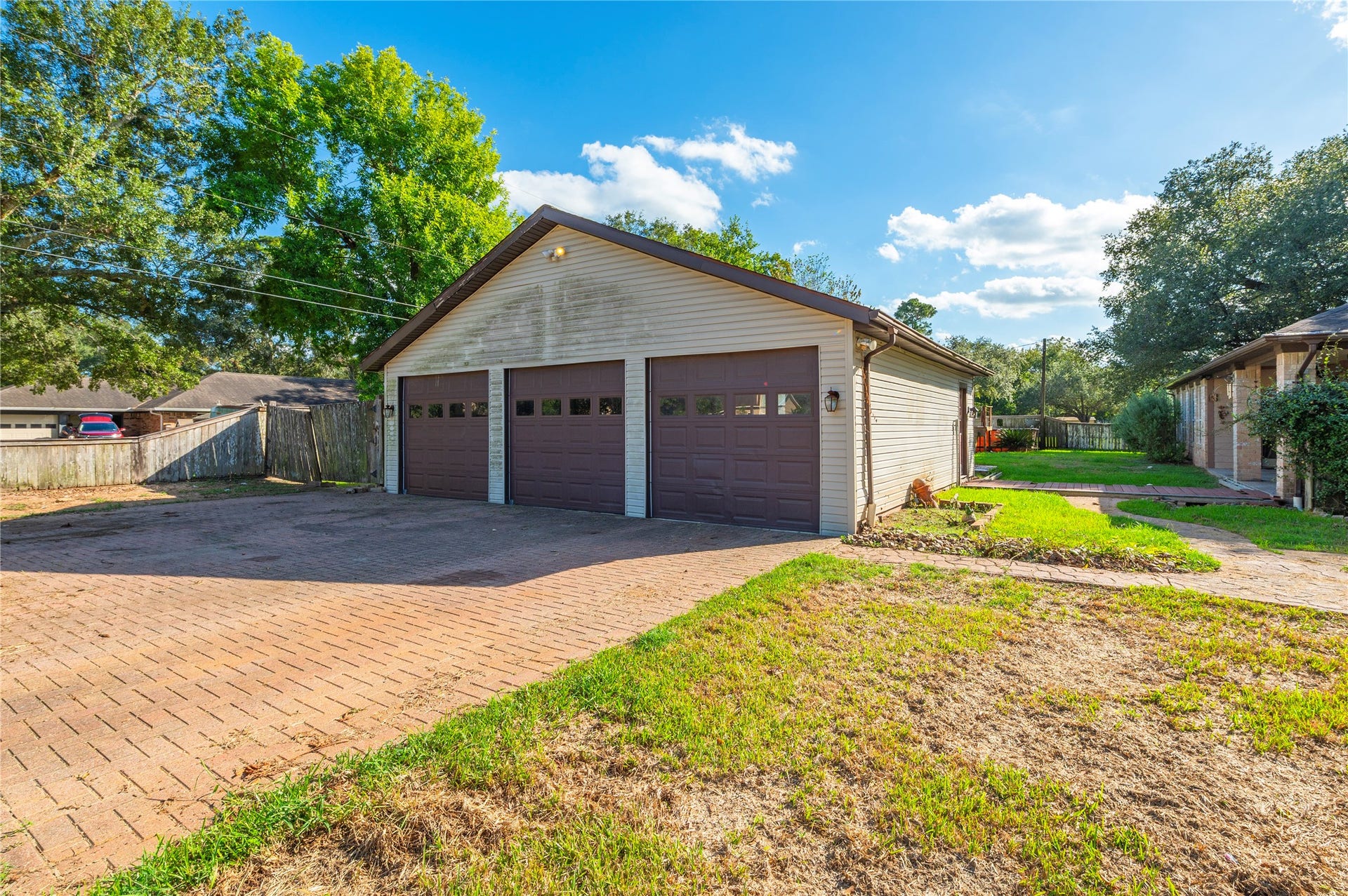 6903 Meadowlark Lane, Alvin, TX 77511