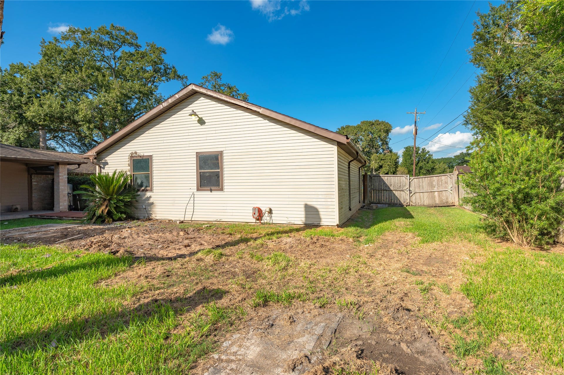 6903 Meadowlark Lane, Alvin, TX 77511