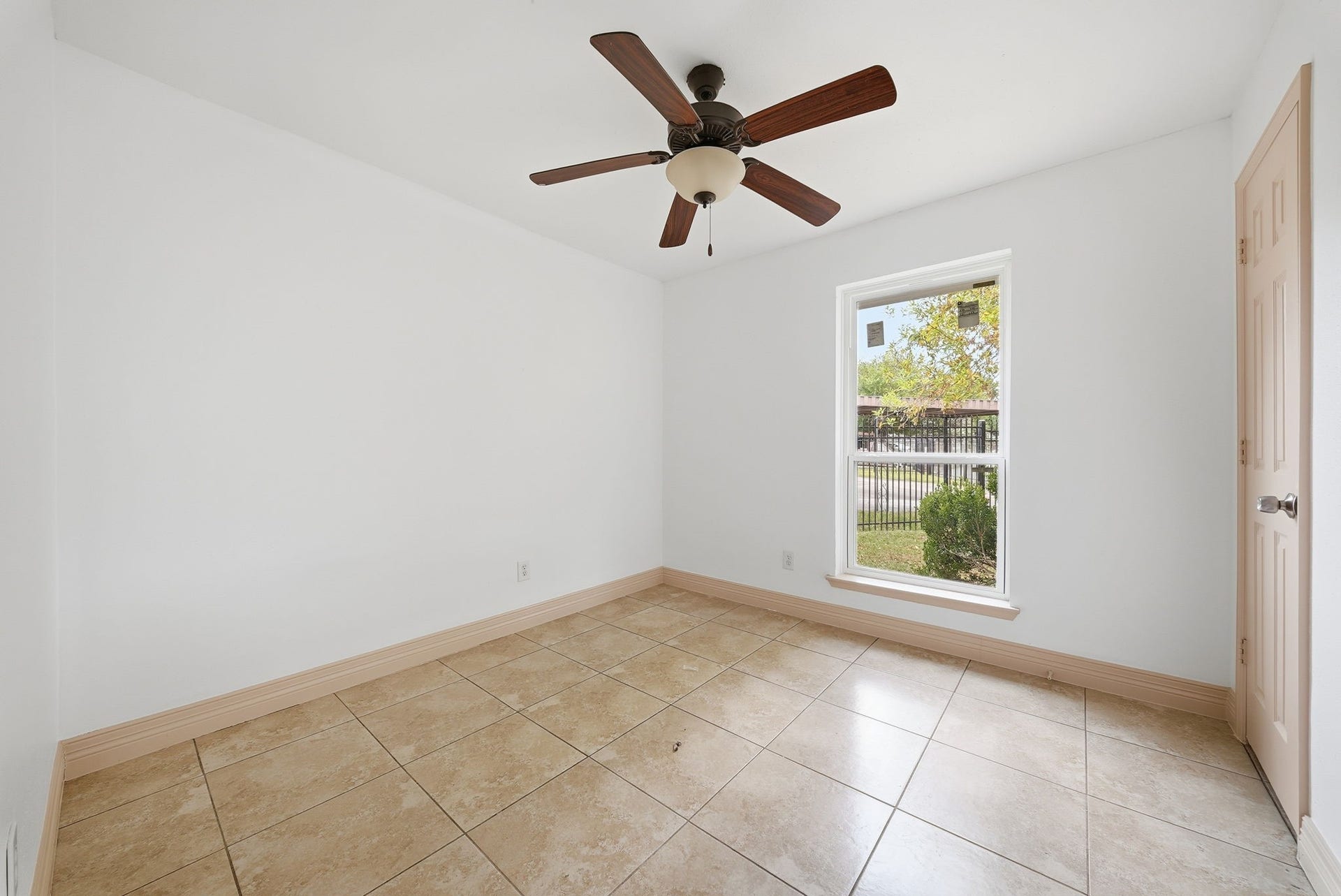12302 Swinbrook Lane, Houston, TX 77039 12302 Swinbrook Lane, Houston, TX 77039
