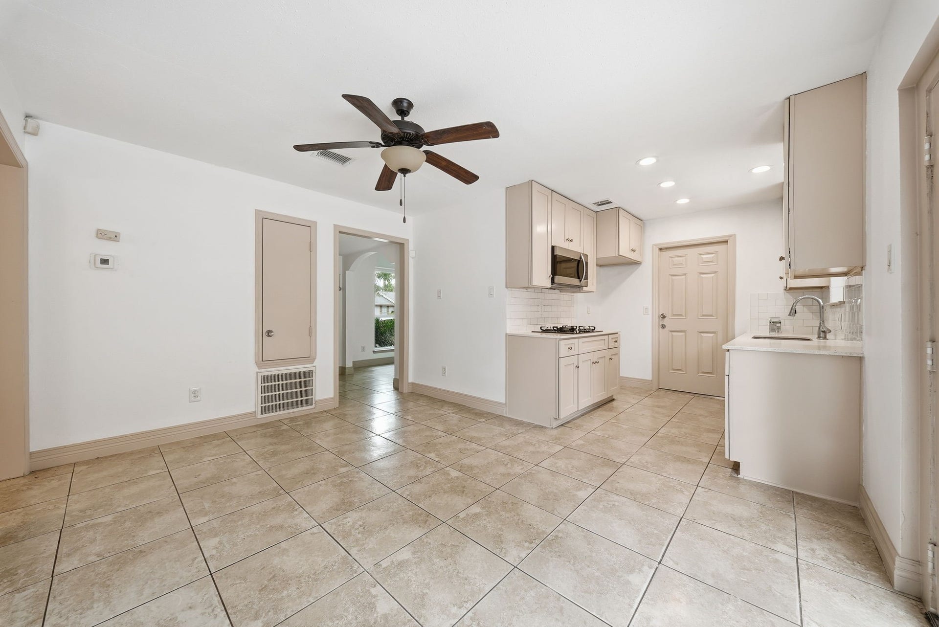 12302 Swinbrook Lane, Houston, TX 77039 12302 Swinbrook Lane, Houston, TX 77039