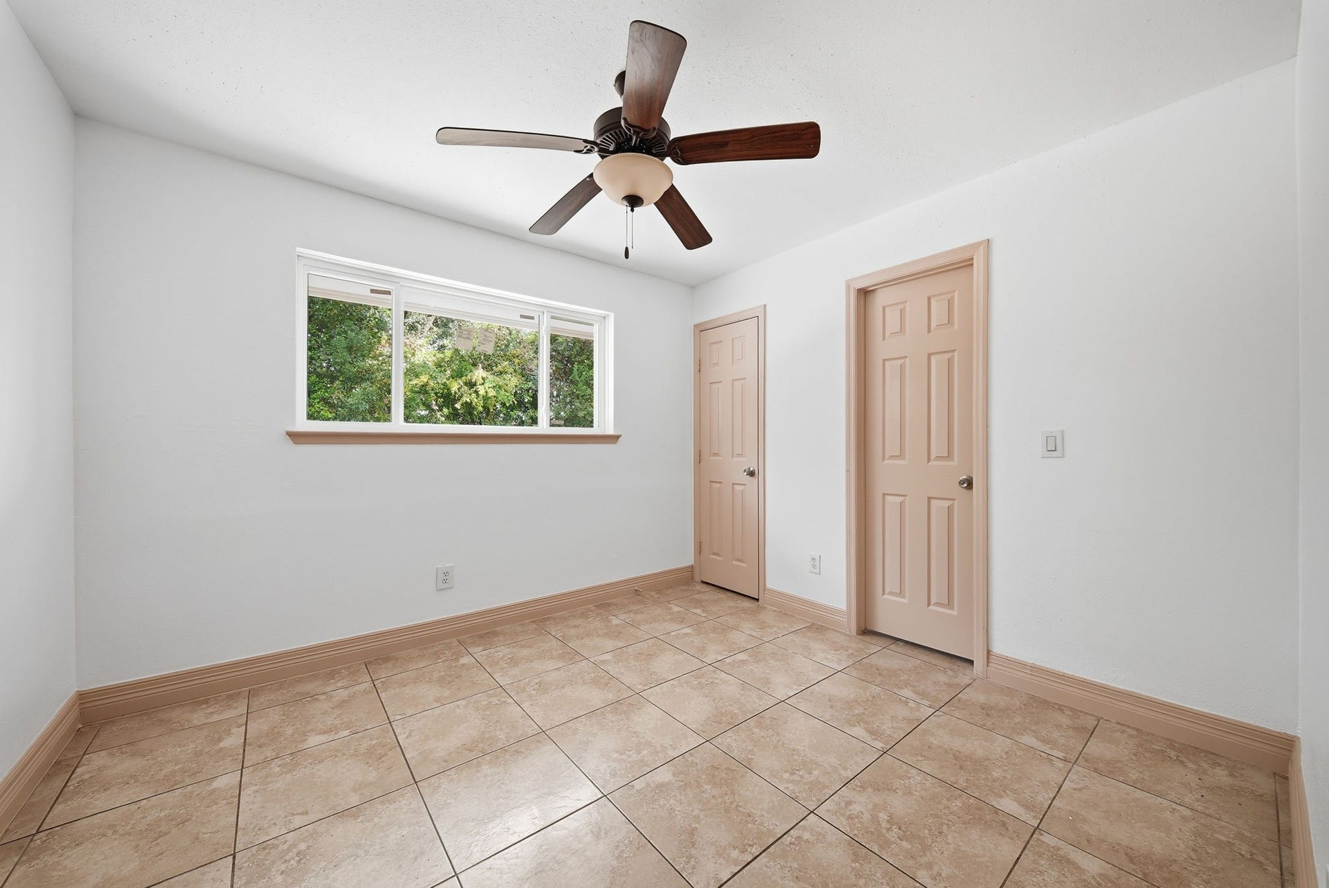 12302 Swinbrook Lane, Houston, TX 77039 12302 Swinbrook Lane, Houston, TX 77039