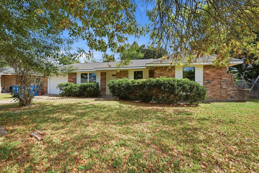 Property photo for 12302 Swinbrook Lane, Houston, TX