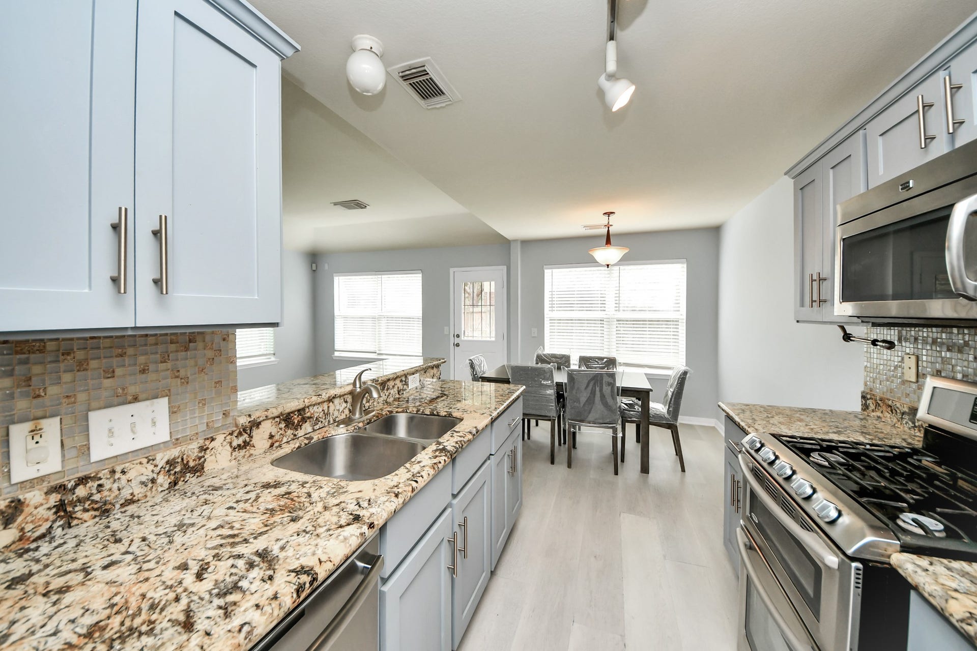 3030 Red Stag Pass, Missouri City, TX 77459 3030 Red Stag Pass, Missouri City, TX 77459