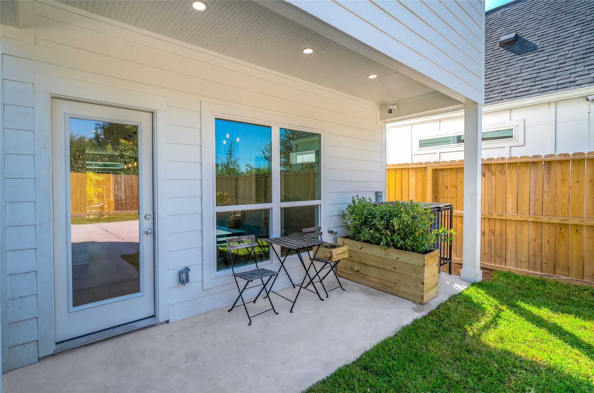 6831 Tuskegee Street, Houston, TX 77091 6831 Tuskegee Street, Houston, TX 77091