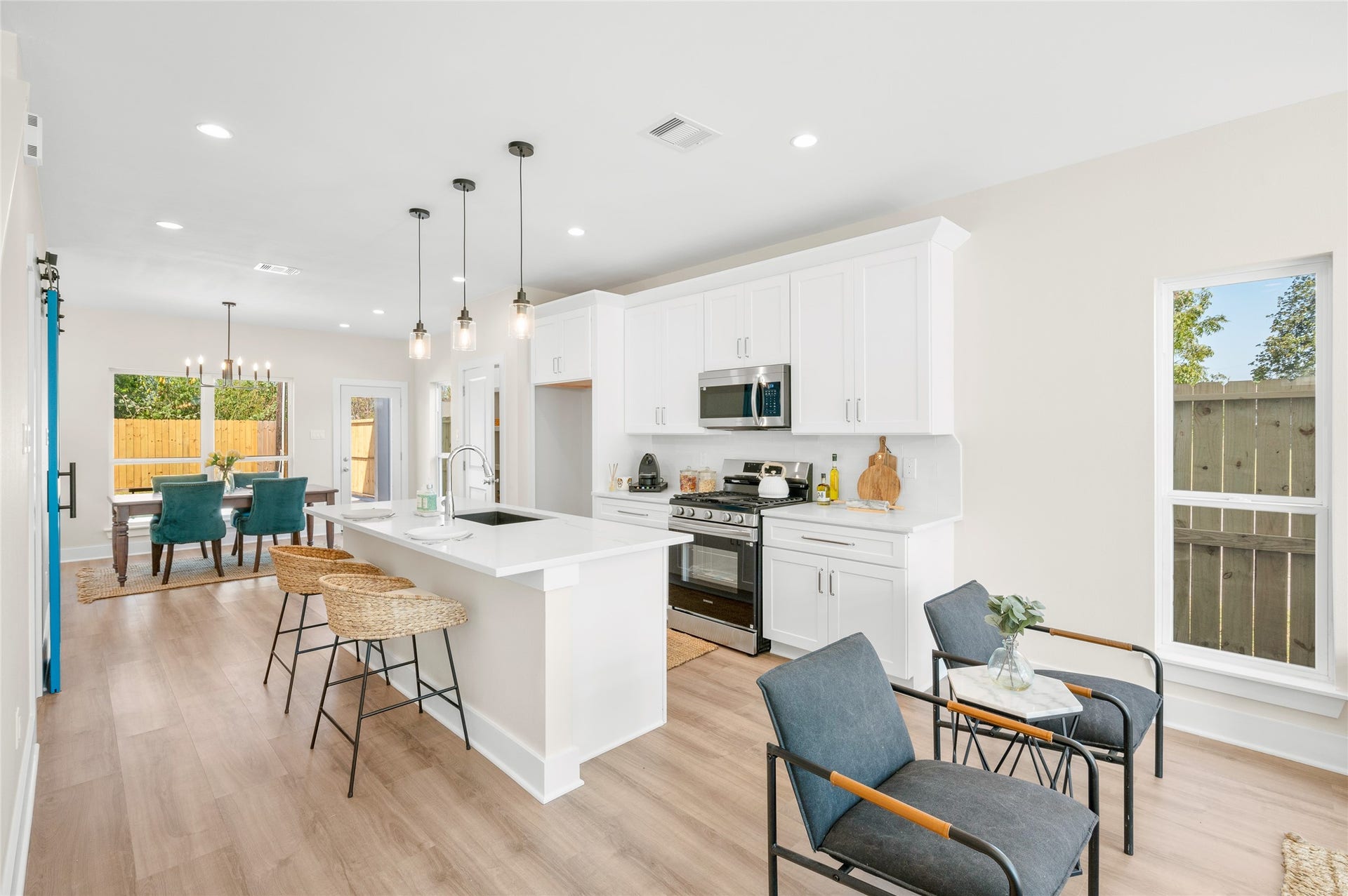 6831 Tuskegee Street, Houston, TX 77091 6831 Tuskegee Street, Houston, TX 77091