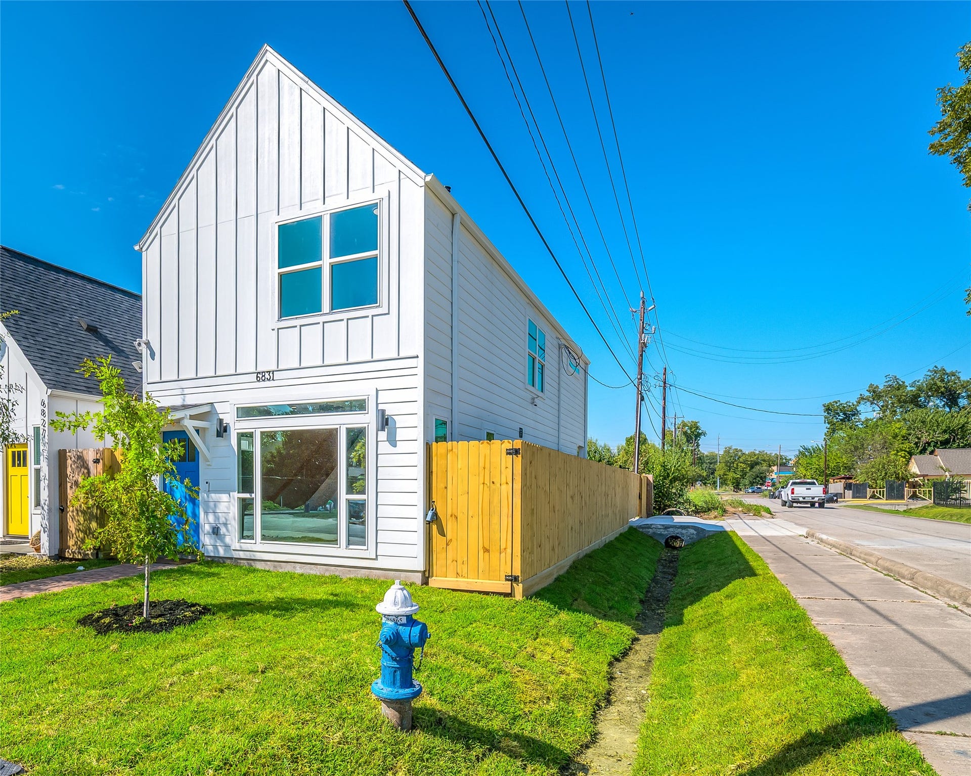 6831 Tuskegee Street, Houston, TX 77091 6831 Tuskegee Street, Houston, TX 77091
