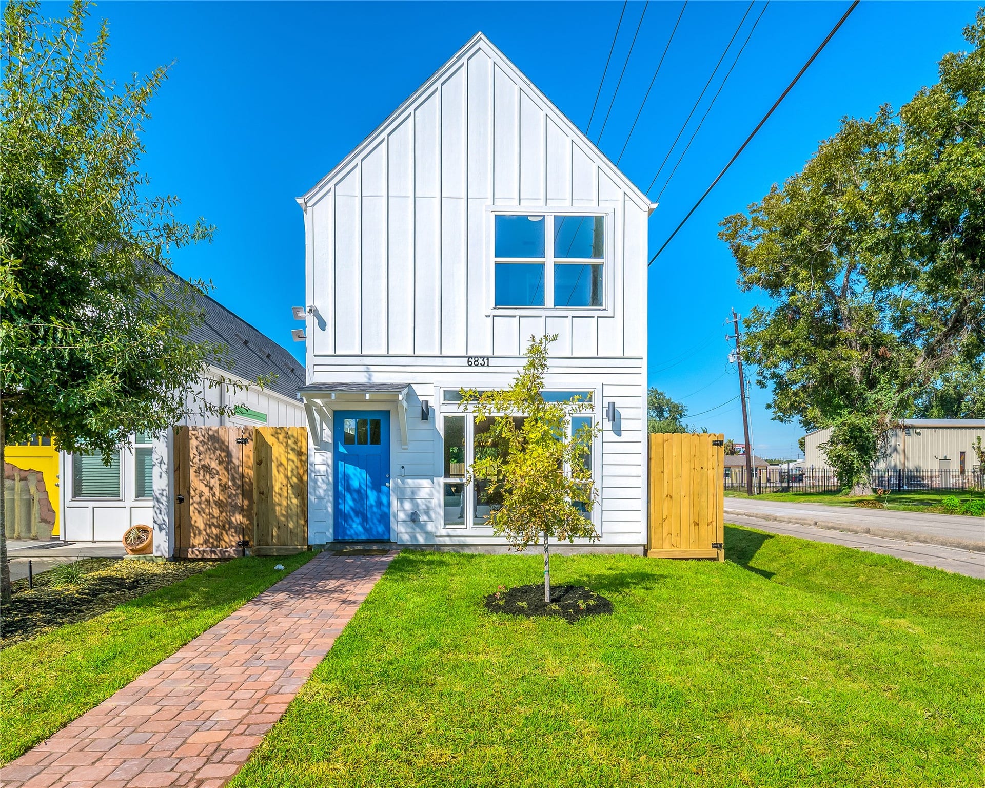6831 Tuskegee Street, Houston, TX 77091 6831 Tuskegee Street, Houston, TX 77091