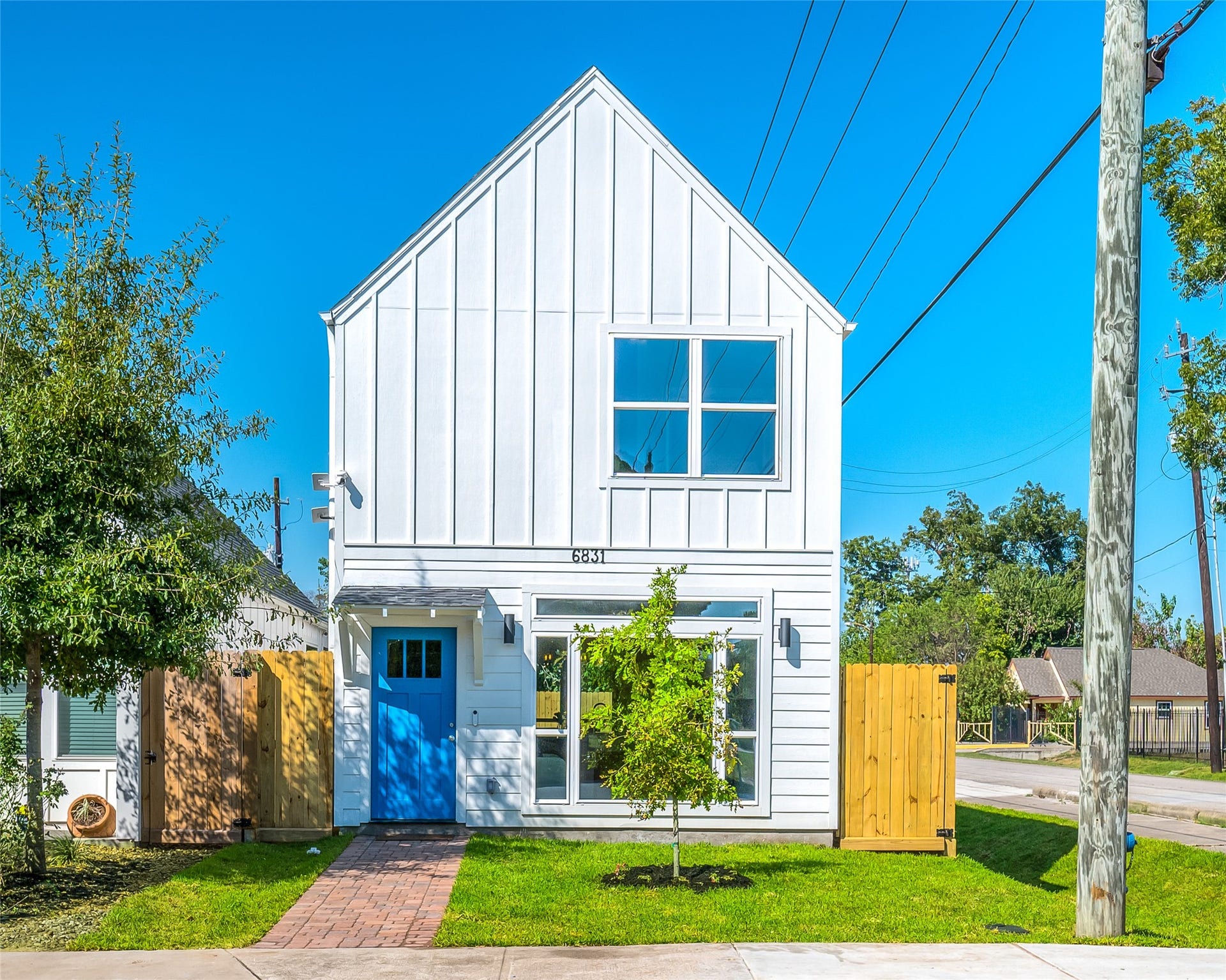 6831 Tuskegee Street, Houston, TX 77091 6831 Tuskegee Street, Houston, TX 77091