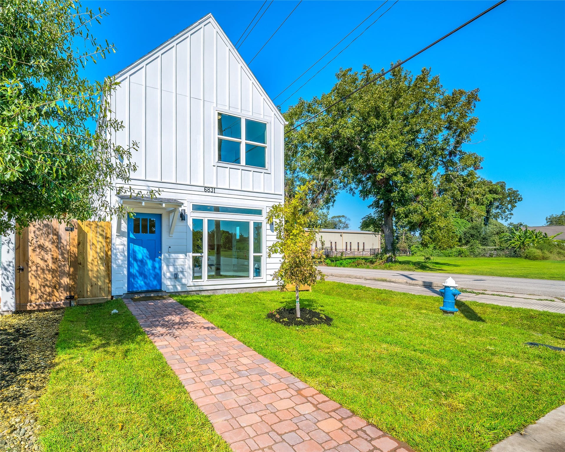 6831 Tuskegee Street, Houston, TX 77091 6831 Tuskegee Street, Houston, TX 77091
