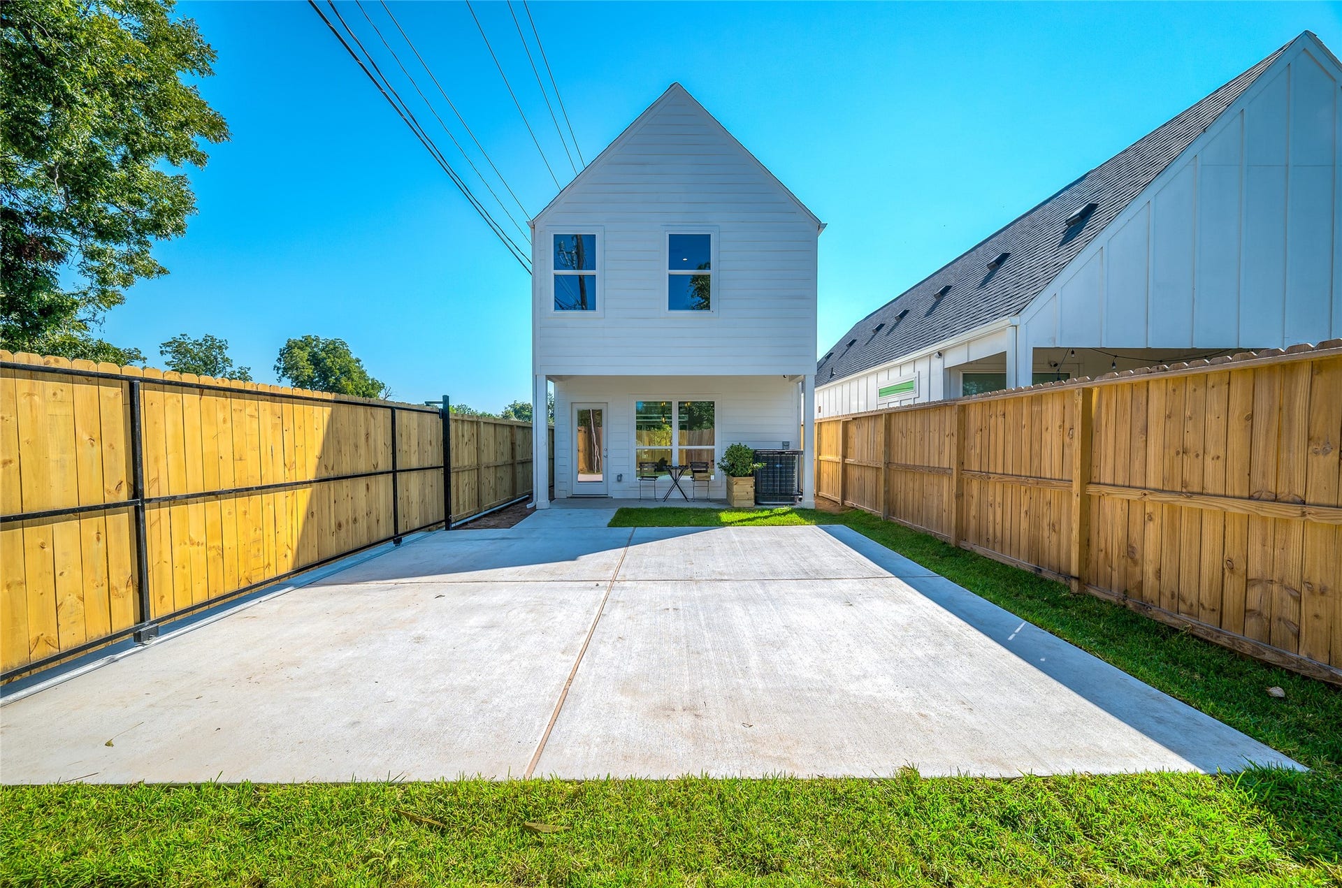 6831 Tuskegee Street, Houston, TX 77091 6831 Tuskegee Street, Houston, TX 77091