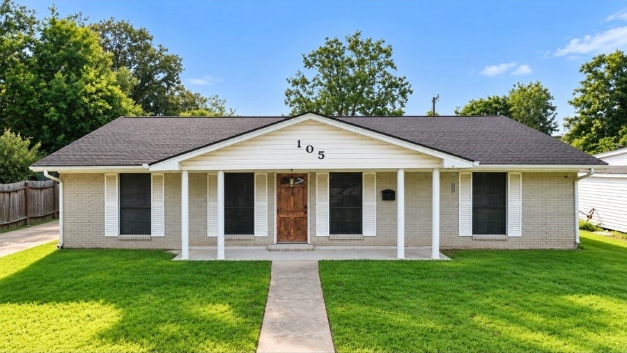 Property photo for 105 S Ringgold Street, West Columbia, TX