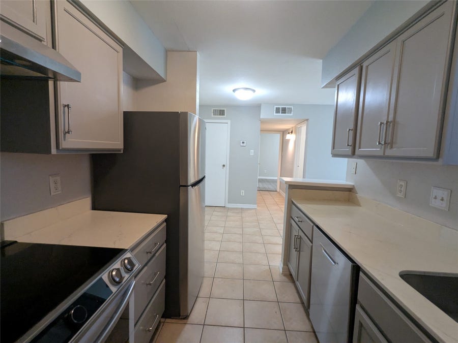 Property photo for 13480 S Thorntree Drive, #1003, Houston, TX