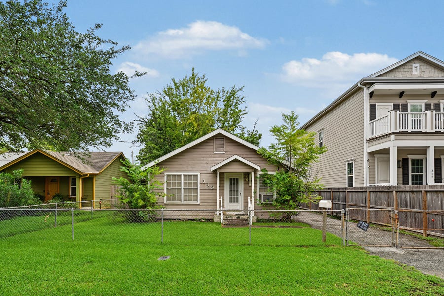 Property photo for 340 W 27th Street, Houston, TX