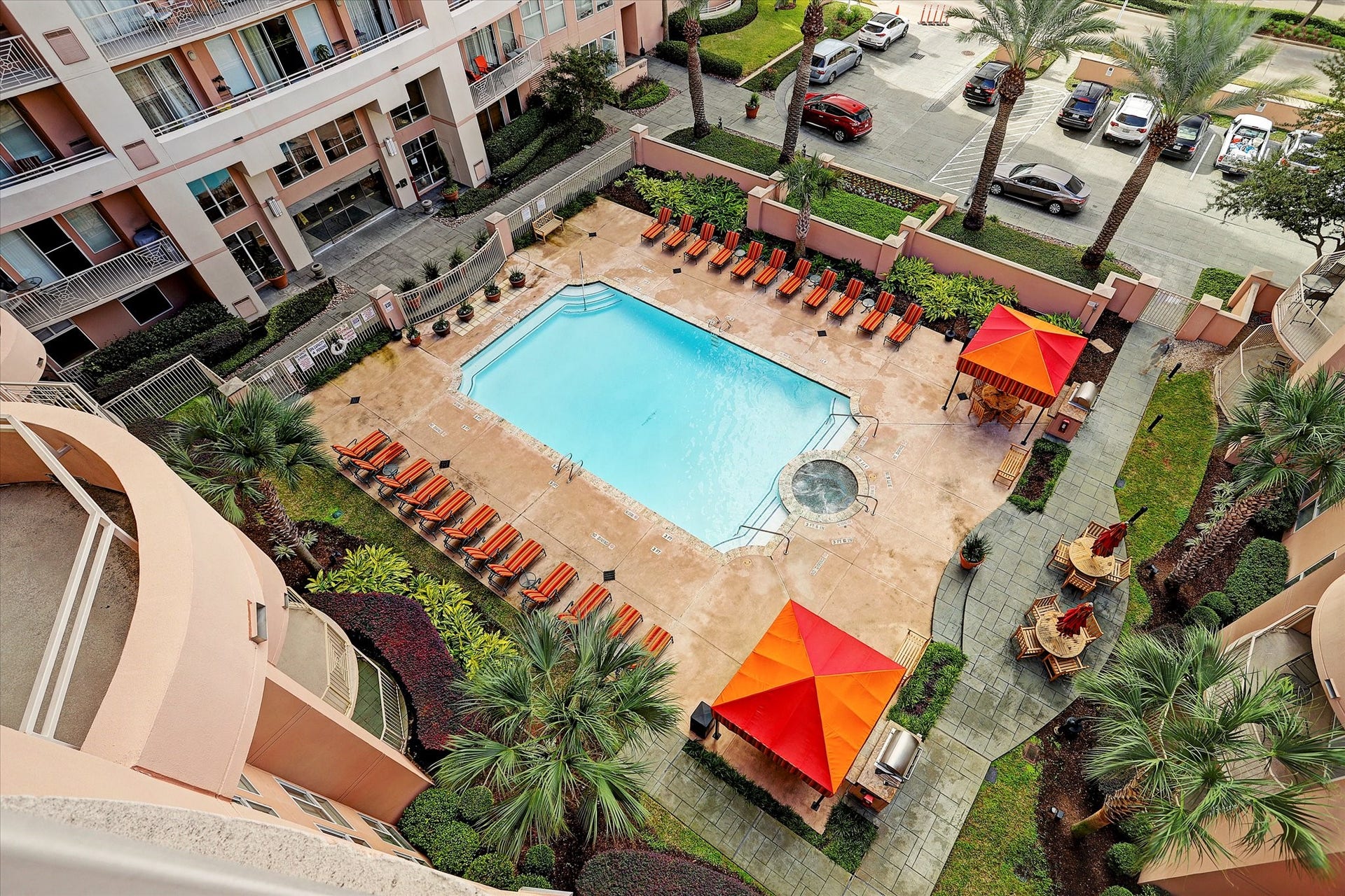 3505 Sage Road, #1104, Houston, TX 77056 The resort-style pool area at The Mark provides a beautiful outdoor retreat for residents to relax and enjoy Houstons warm climate. Surrounded by comfortable lounge chairs, shaded seating areas, and lush landscaping, the pool deck offers a peaceful place to swim, sunbathe, or socialize. The elevated courtyard design creates a private oasis in the heart of the Galleria district.