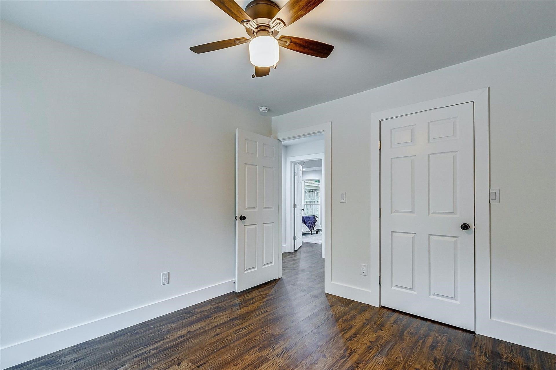 6003 Sanford Road, Houston, TX 77096 6003 Sanford Road, Houston, TX 77096