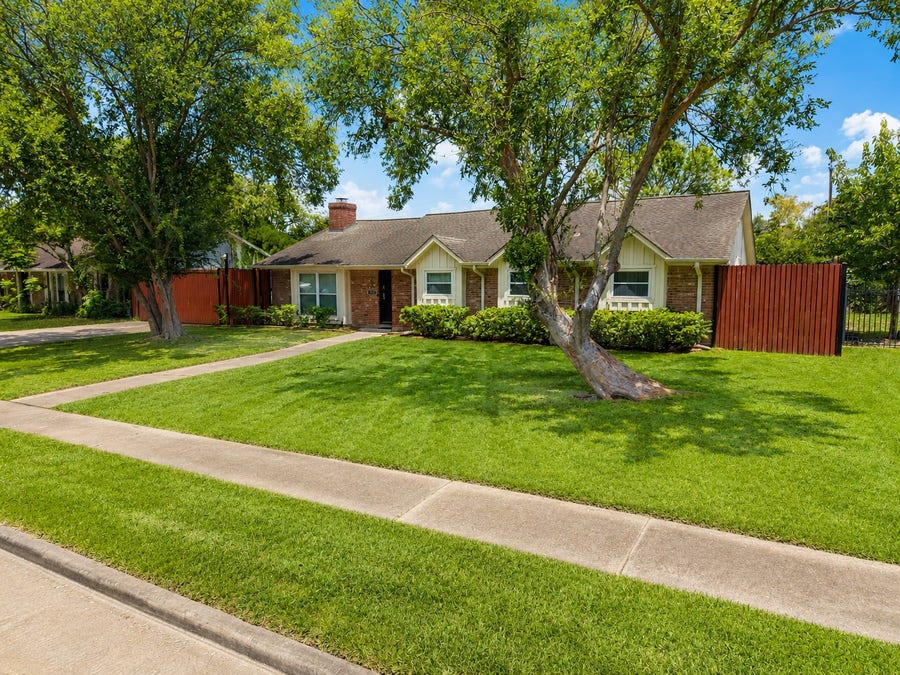 Property photo for 7718 Hiawatha Drive, Houston, TX