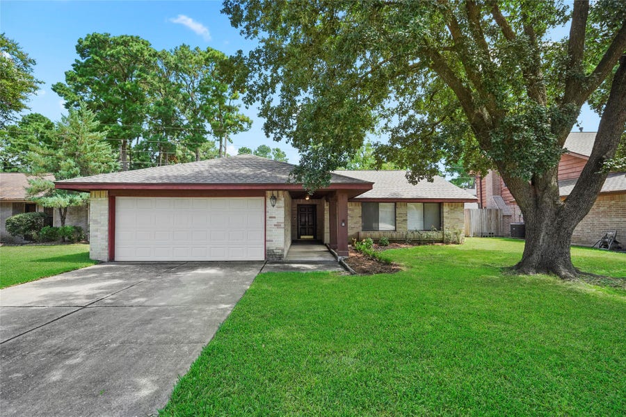 Property photo for 17206 Park Lodge Drive, Spring, TX