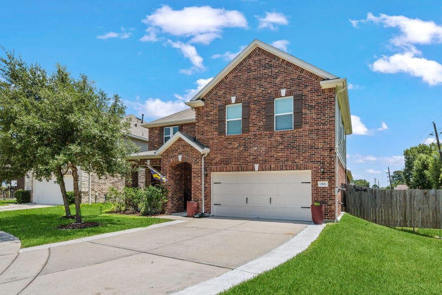 Property photo for 20602 Pioneer Oak Lane, Humble, TX