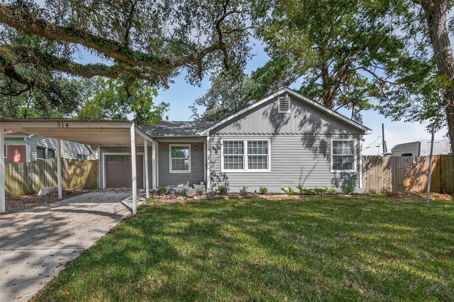 Property photo for 714 E Humble Street, Baytown, TX