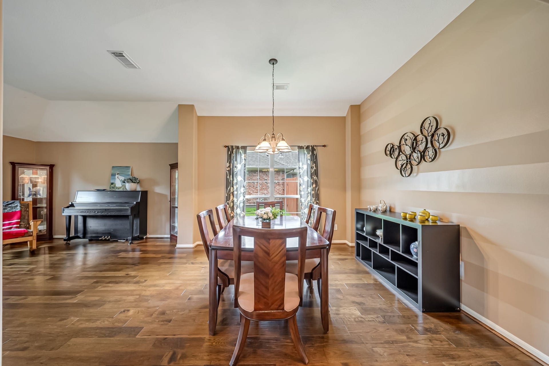 1859 Pembrook Circle, Conroe, TX 77301 Formal Dining Room