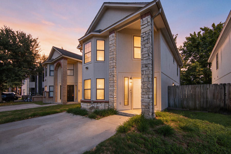 Property photo for 2937 La Estancia Lane, Houston, TX
