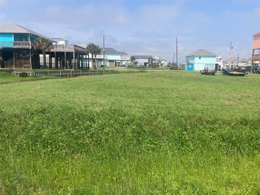 Property photo for 912 Meynig, Crystal Beach, TX