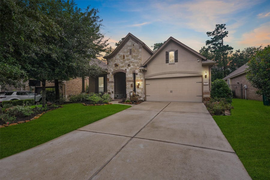 Property photo for 6 Inland Prairie Drive, Tomball, TX