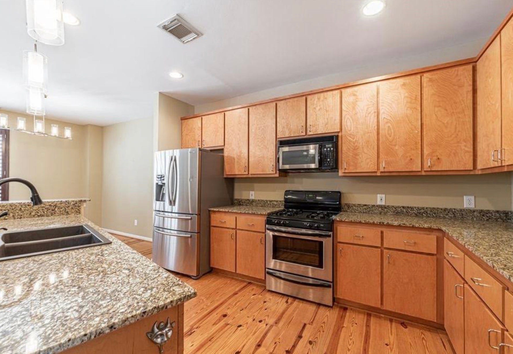 4308 Lillian Street, #D, Houston, TX 77007 4308 Lillian Street, #D, Houston, TX 77007