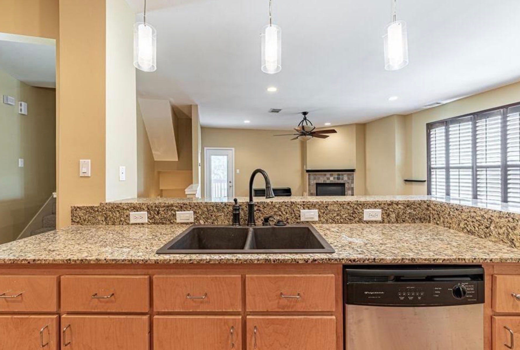 4308 Lillian Street, #D, Houston, TX 77007 4308 Lillian Street, #D, Houston, TX 77007