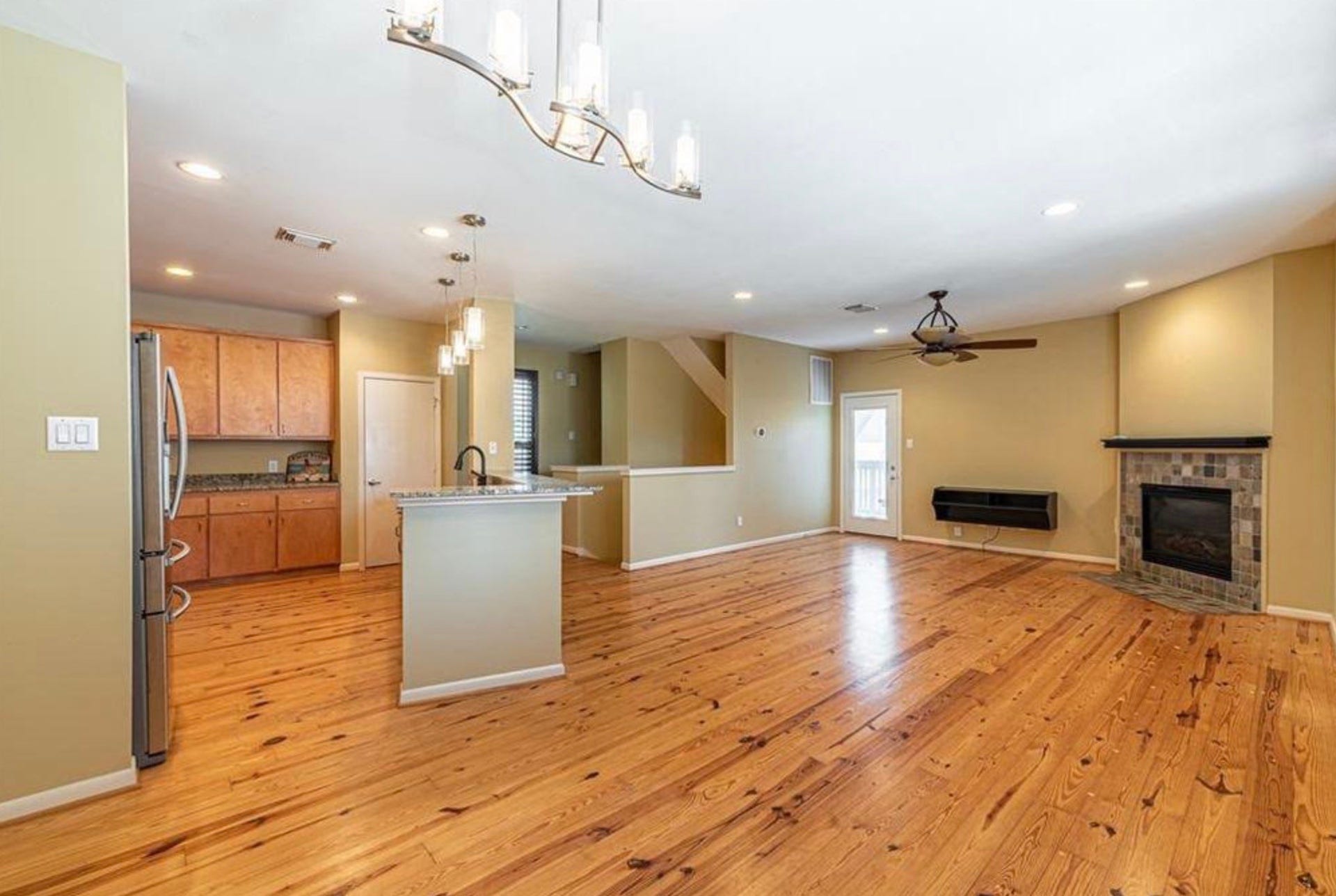 4308 Lillian Street, #D, Houston, TX 77007 4308 Lillian Street, #D, Houston, TX 77007