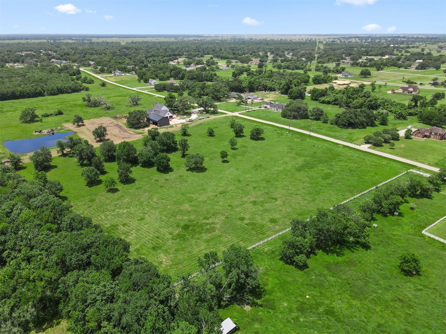Property photo for 16403 Sun Valley Lane, Rosharon, TX