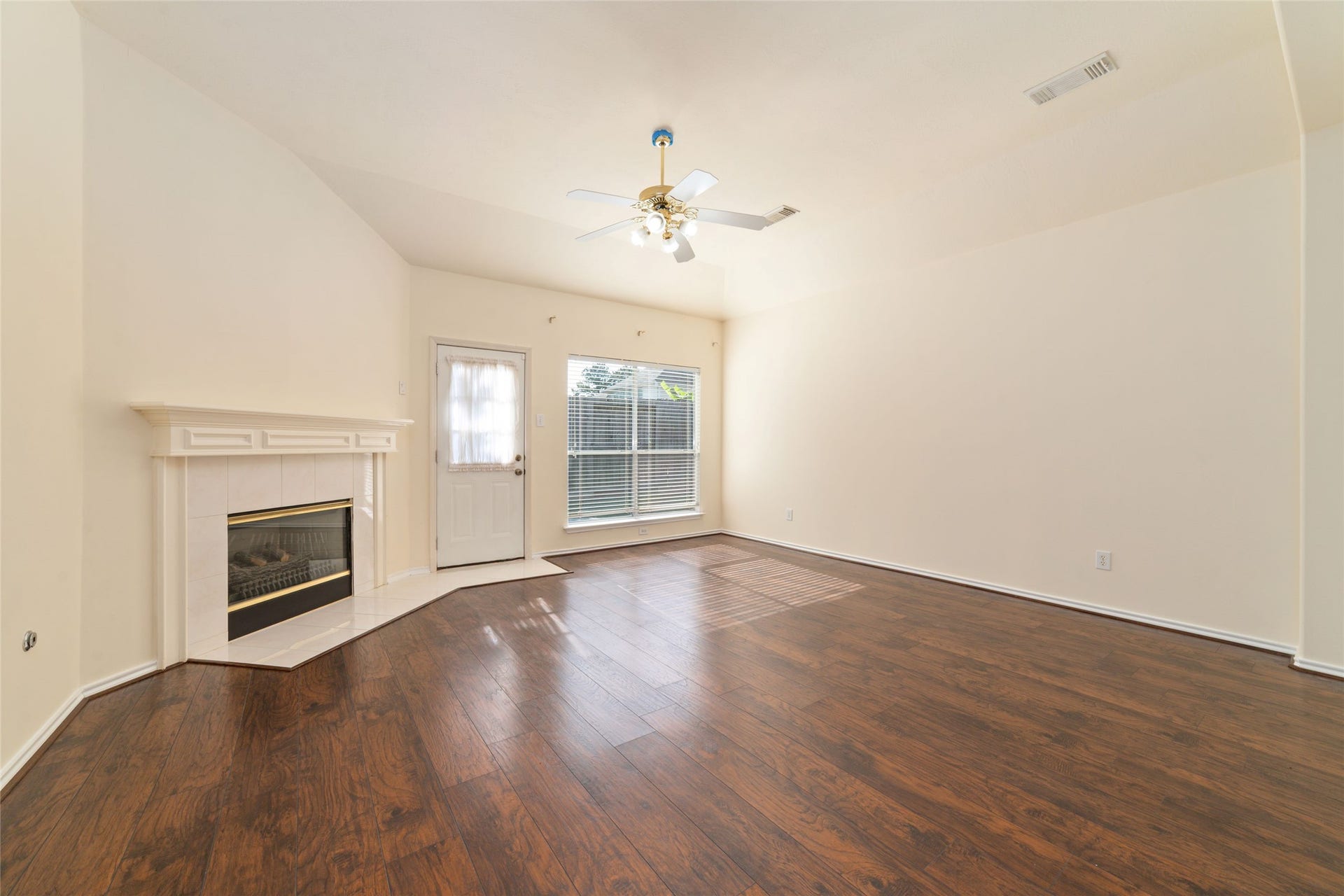 10011 Redoak Pass Lane, Houston, TX 77064 10011 Redoak Pass Lane, Houston, TX 77064
