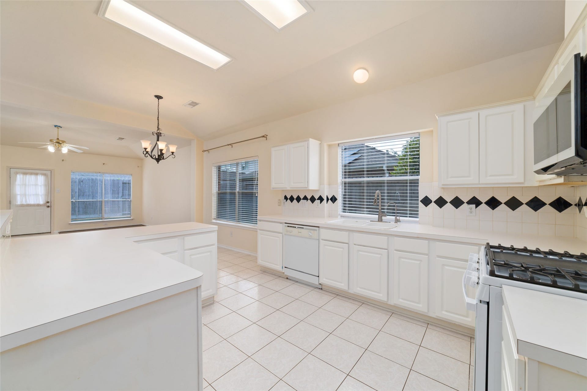 10011 Redoak Pass Lane, Houston, TX 77064 10011 Redoak Pass Lane, Houston, TX 77064