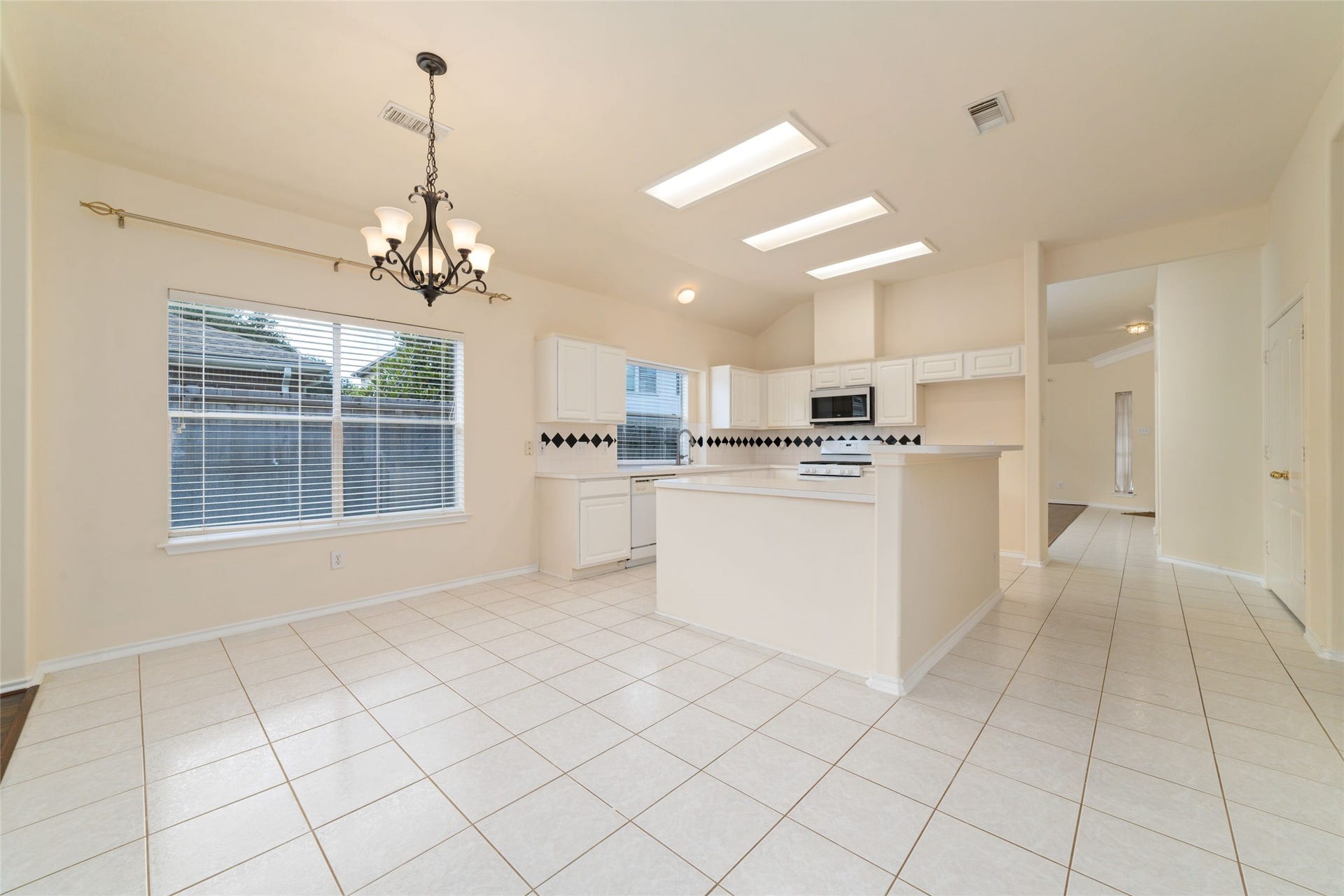 10011 Redoak Pass Lane, Houston, TX 77064 10011 Redoak Pass Lane, Houston, TX 77064