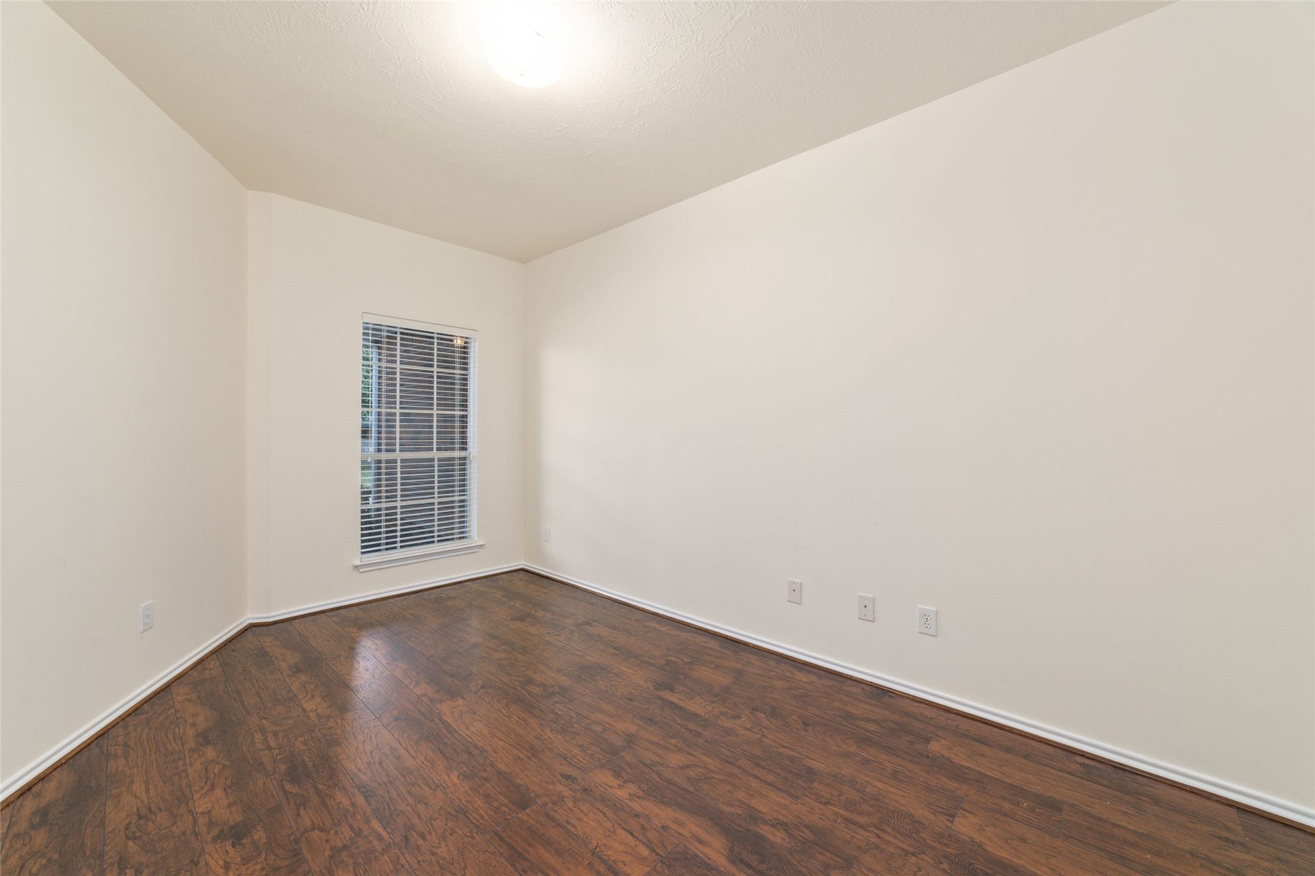 10011 Redoak Pass Lane, Houston, TX 77064 Den